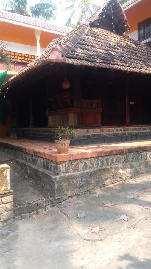 Homestay Thriphala Ayurveda Yogashram *